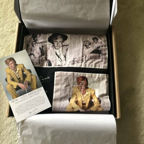 David Bowie by Terry O'Neill Rare Limited Edition #65 Iconic Images T-shirt NWT - Picture 2 of 8